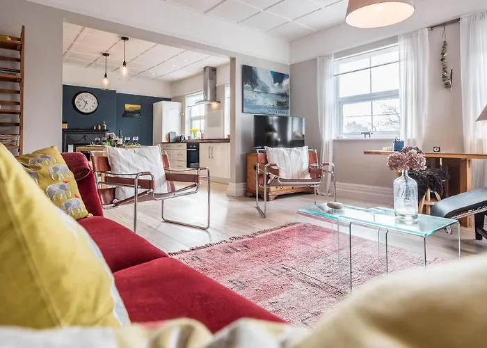 3 St Nicholas Court, Aldeburgh