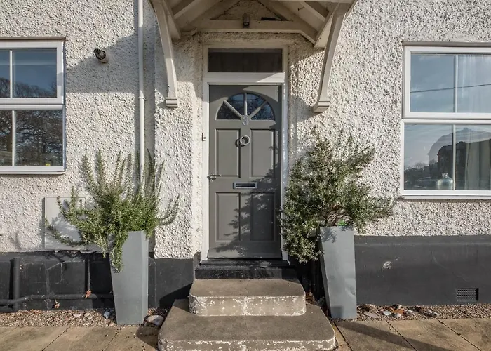 3 St Nicholas Court, Aldeburgh