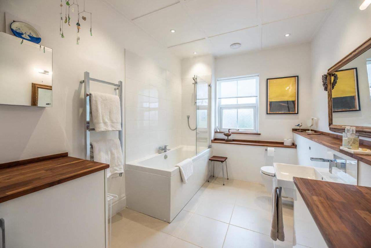 3 St Nicholas Court, Apartment