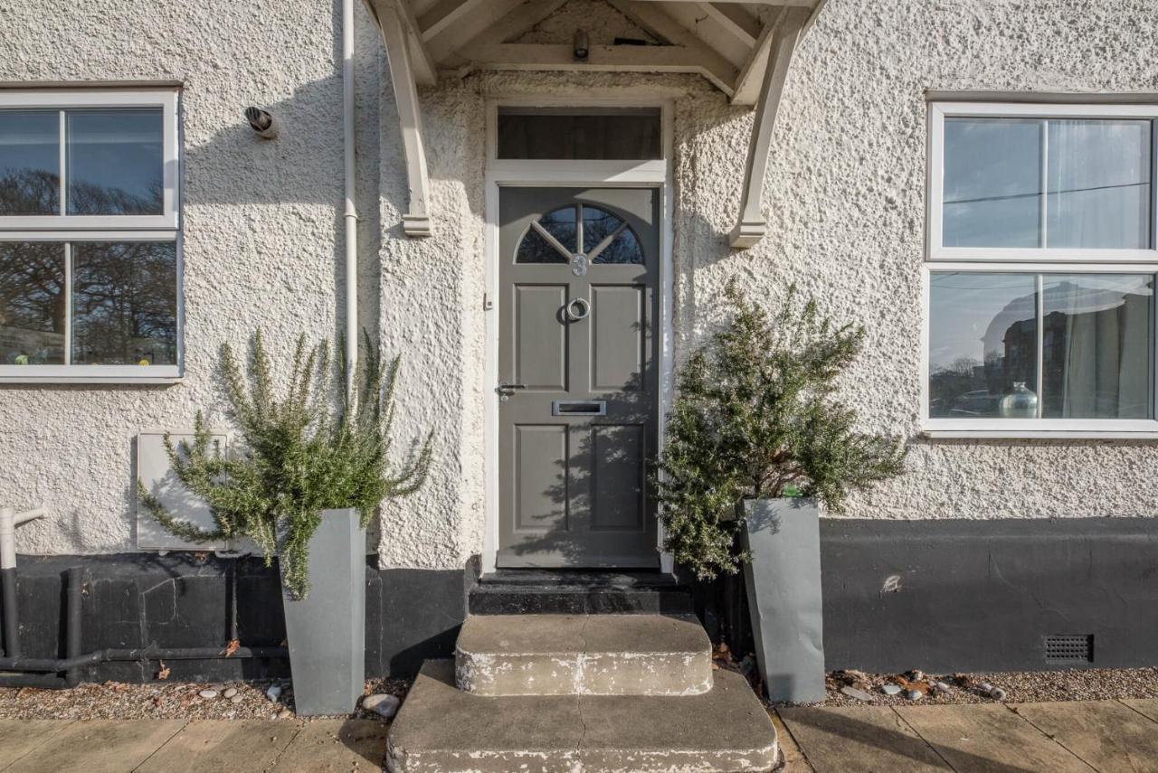 3 St Nicholas Court, * Aldeburgh