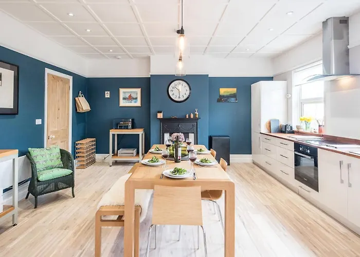 3 St Nicholas Court, Aldeburgh